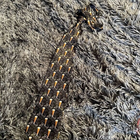 Beer & Pretzel Octoberfest Men’s Neck Tie - Picture 4 of 7